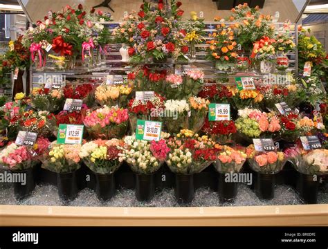 what grocery stores sell flowers what types of flowers are best for making floral arrangements?